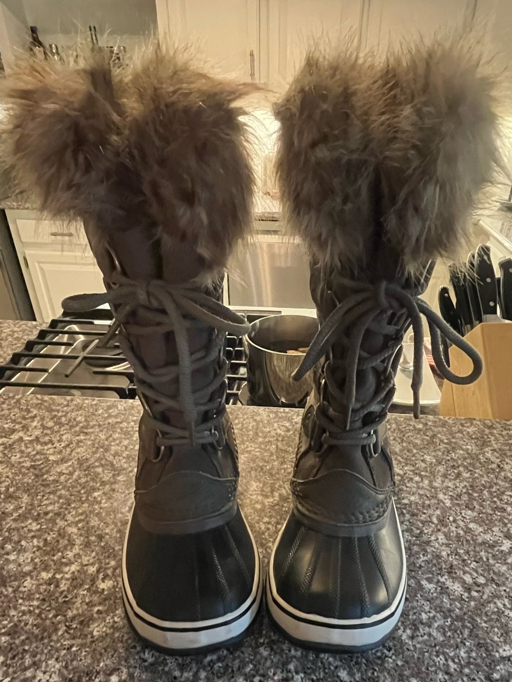 Sorel Faux-Fur Trim Black & Brown Winter Boots Size 8